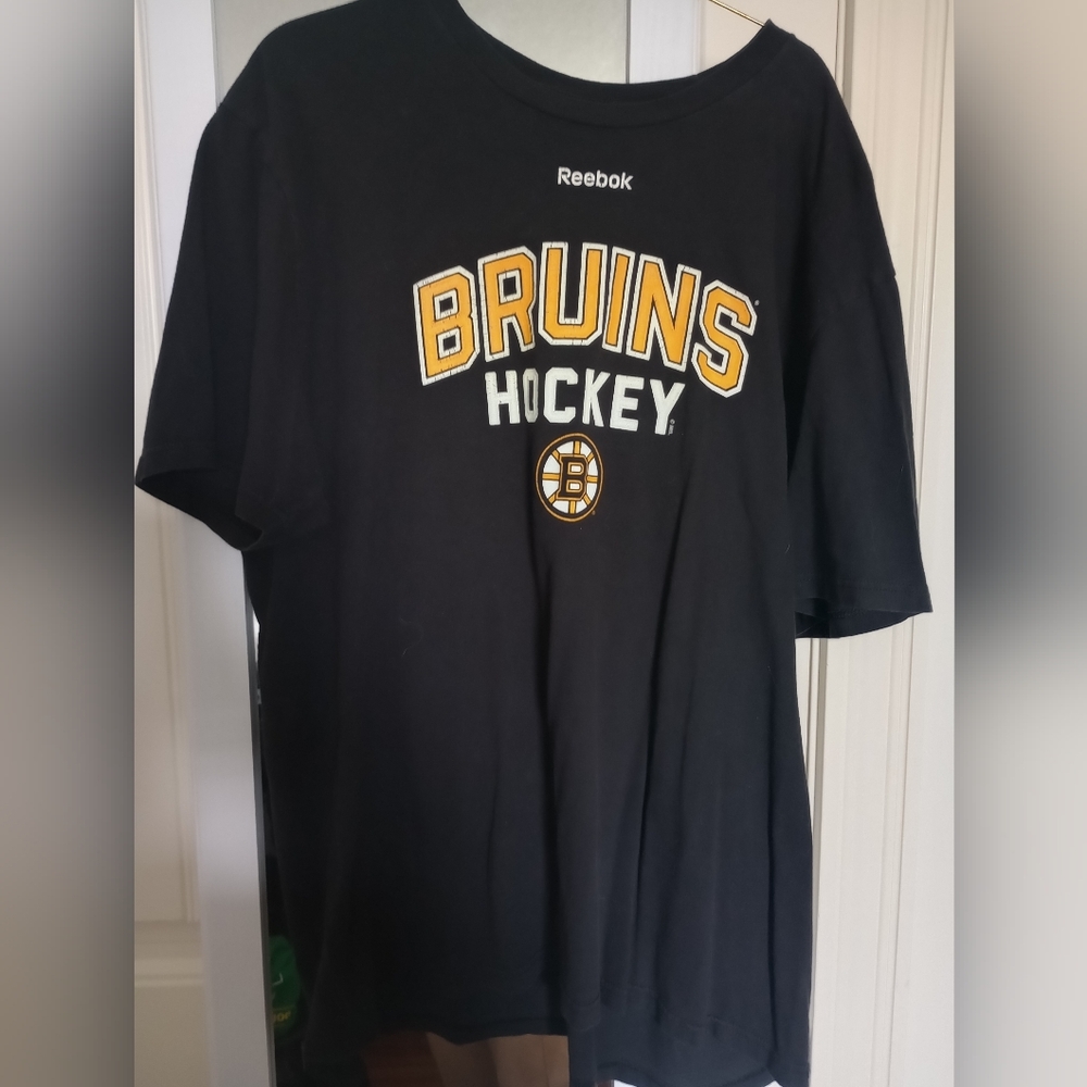 Reebok Black Bruins Hockey Tee